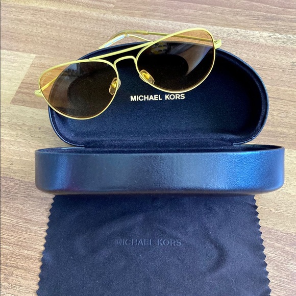 Michael Kors aviators sunglasses - Picture 3 of 5